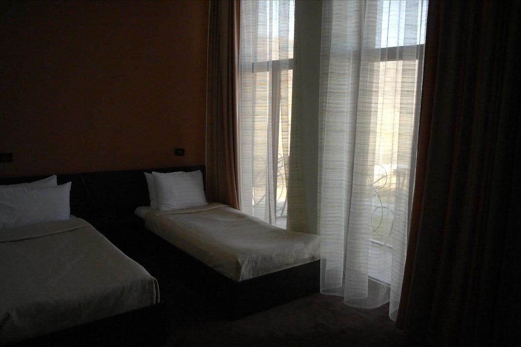Akhtamar Hotel Cjsc Arzakan Quarto foto