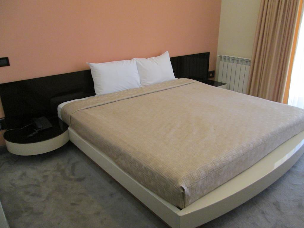 Akhtamar Hotel Cjsc Arzakan Quarto foto