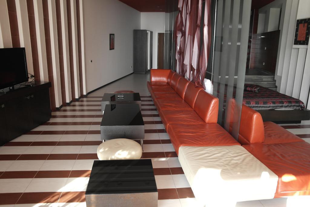 Akhtamar Hotel Cjsc Arzakan Quarto foto