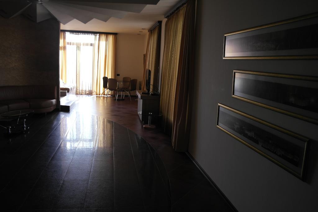 Akhtamar Hotel Cjsc Arzakan Quarto foto