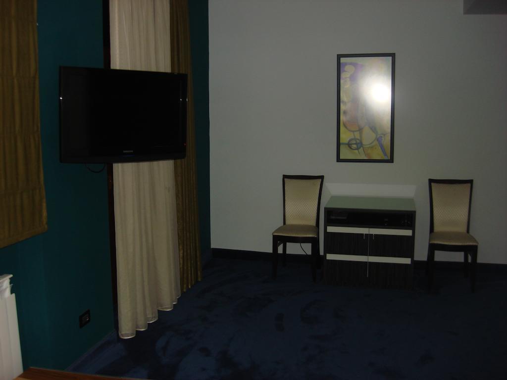 Akhtamar Hotel Cjsc Arzakan Quarto foto
