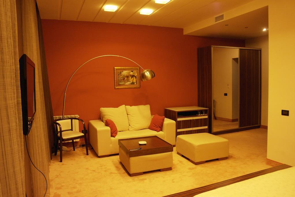 Akhtamar Hotel Cjsc Arzakan Quarto foto