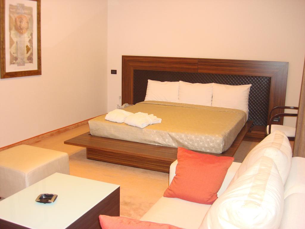 Akhtamar Hotel Cjsc Arzakan Quarto foto